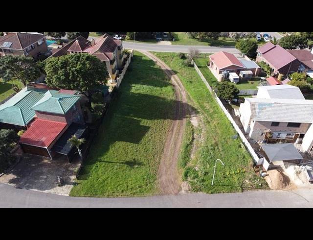 LAND FOR SALE IN ASTON BAY